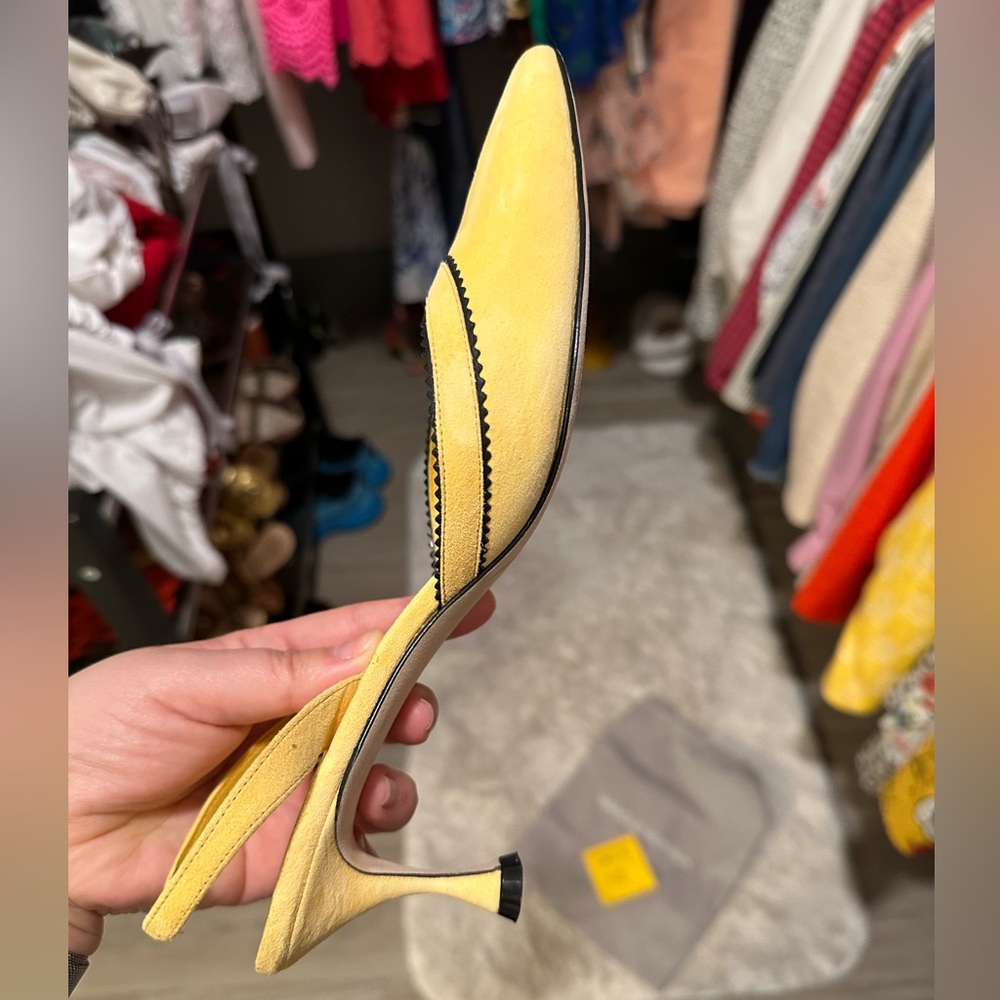Manolo Blahnik Brontiasli Yellow Pointed-Toe Slingback Suede Pumps - Picture 8 of 11